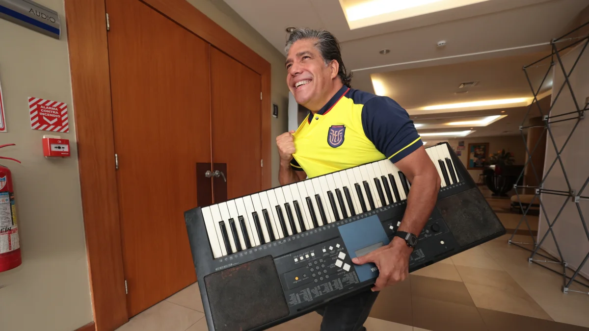 David Cobo, compositor y artista ecuatoriano.