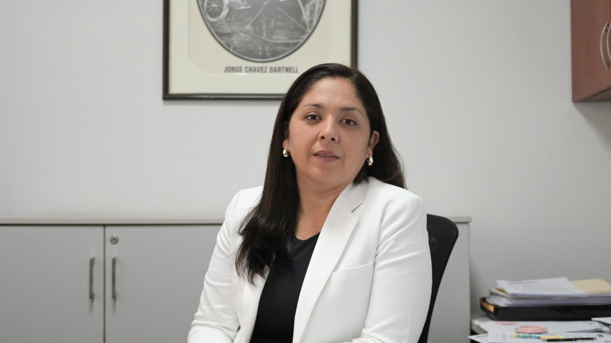 Lisbeth Corrales, de la Dirección General de Aeronáutica Civil de Perú, brindó detalles del proyecto de conexión aérea entre Cuenca y Chiclayo.