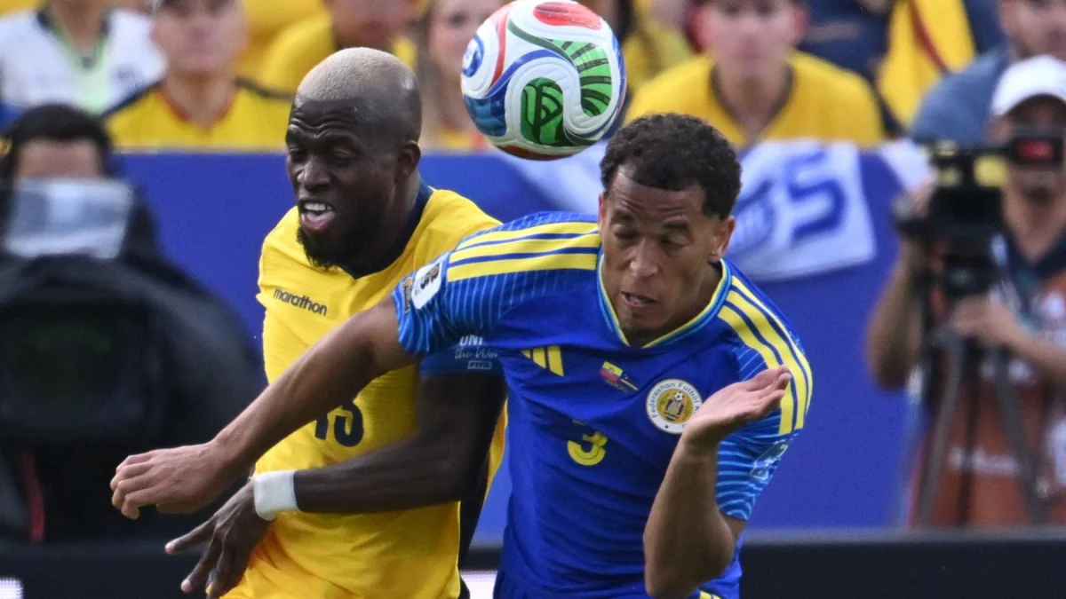 Enner Valencia (izq.), en el partido de Ecuador contra Curazao del Mundial 2026.