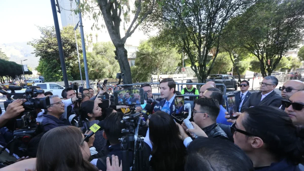 El primer vicepresidente de la Asamblea, Esteban Torres, durante su llegada a la Fiscalía para presentar el recurso relacionado con el caso Progen.