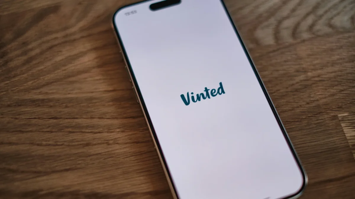 Vinted fue fundada en 2008 en Vilna, Lituania; aunque apenas en 2012, la plataforma lanzó su aplicación móvil