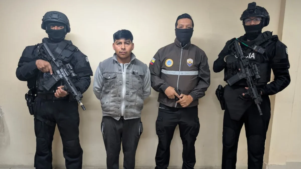 Policía detuvo en Cayambe a un hombre por presunta venta ilegal de plataformas de streaming.