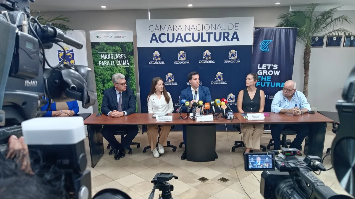 Anuncio y firma del memorando de entendimiento para impulsar protección, recuperación y restauración d manglares.