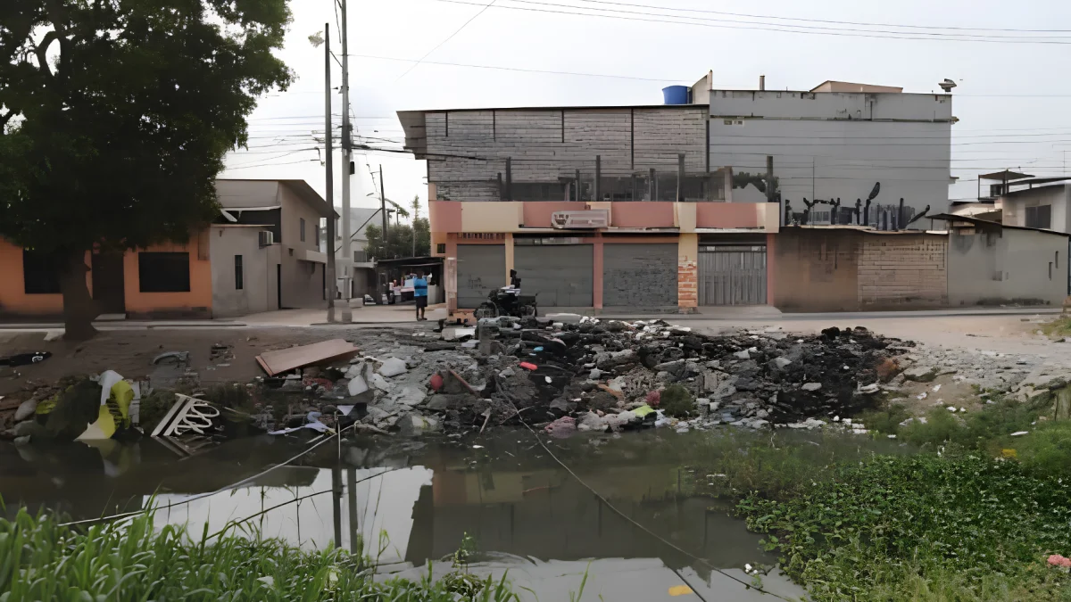 El Consorcio Durán Limpio suspendió la recolección de basura en el cantón y atribuyó la medida a una deuda municipal que, según la empresa, supera los $ 9 millones.
