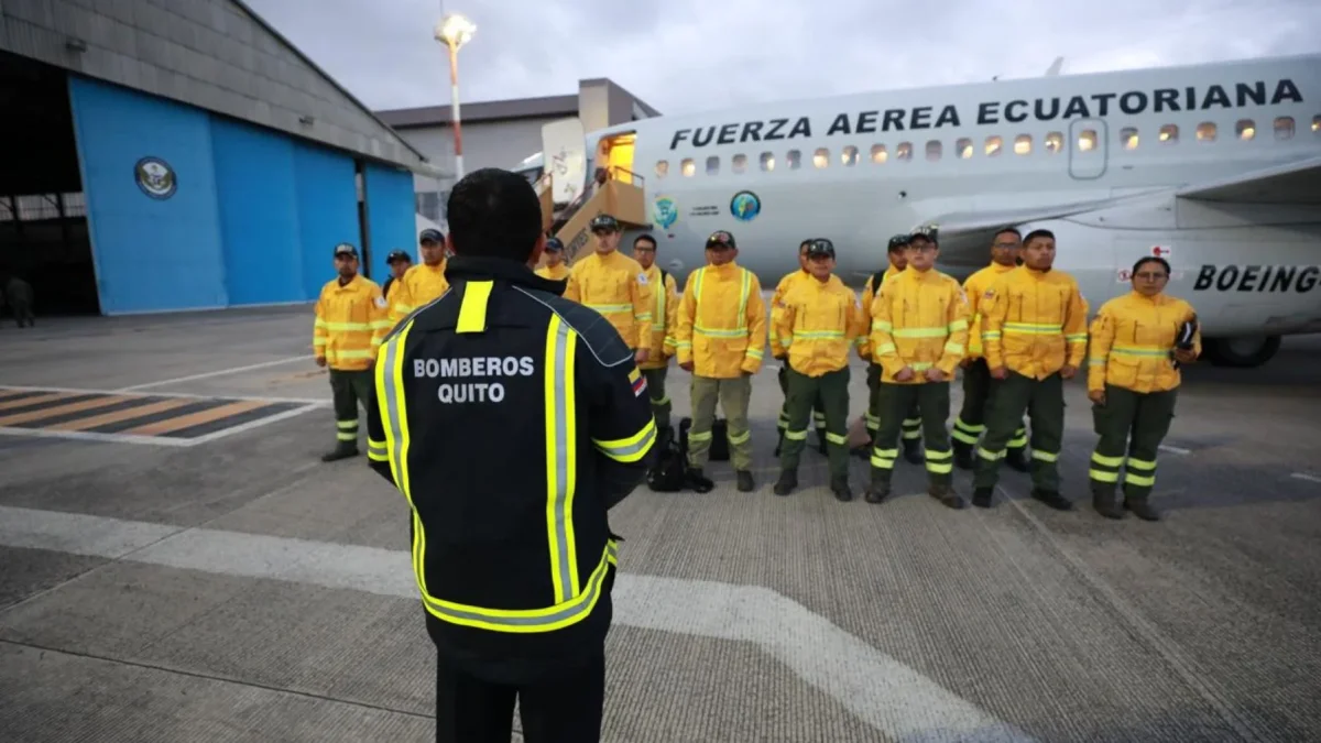 Ecuador envió hoy 46 rescatistas a Venezuela para apoyar la emergencia humanitaria.