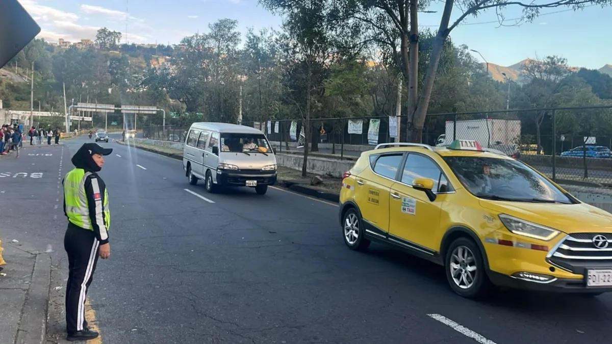 El viernes, en Quito no pueden circular vehículos con placas terminadas en 9 y 0.