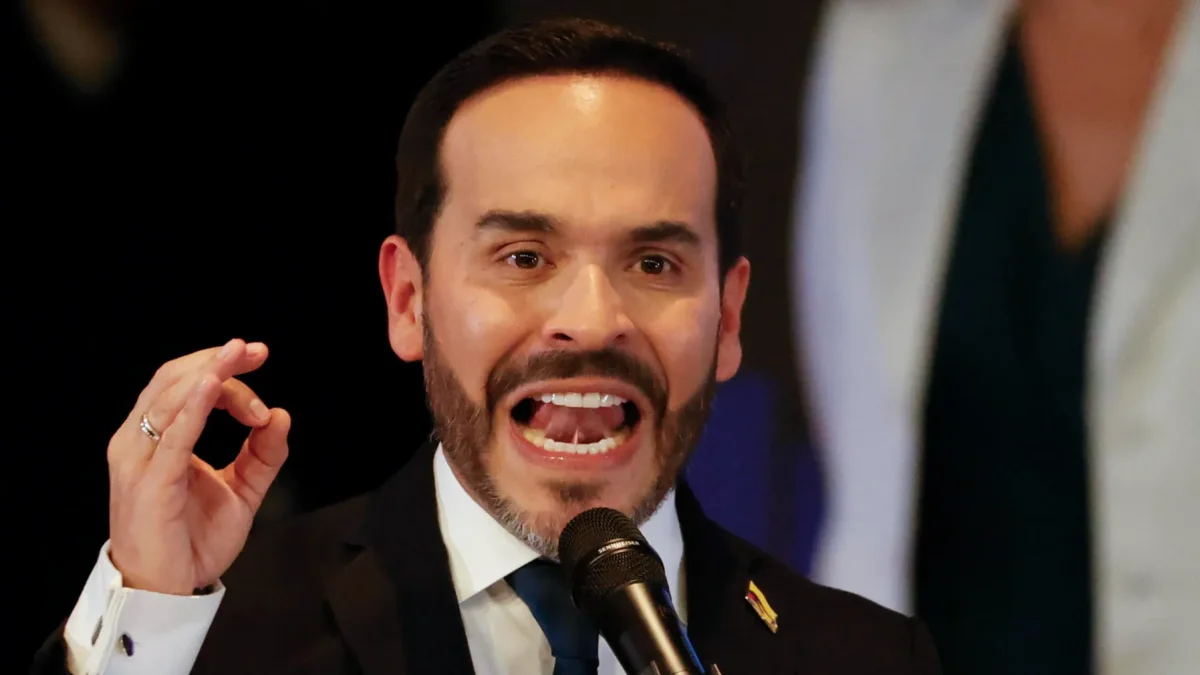 Abelardo de la Espriella habla tras recibir su credencial como presidente electo de Colombia este jueves, en Bogotá (Colombia).