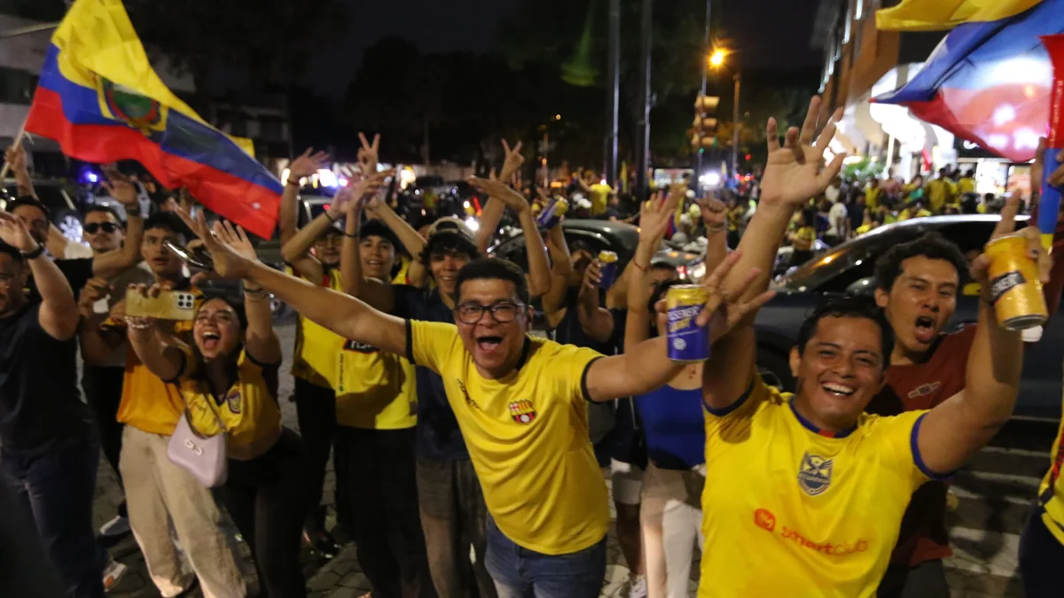 La celebración de los ecuatorianos porque La Tri ganó 2-1 a Alemania.