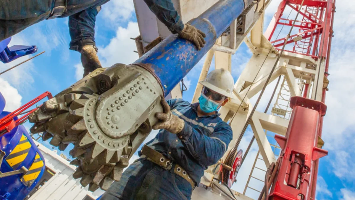 El precio del petróleo es el culpable de la subida del riesgo país en Ecuador.