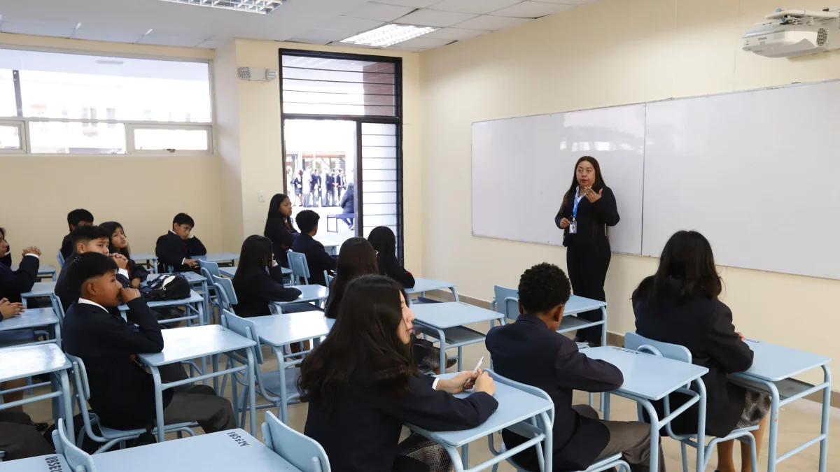 La inscripción para las escuelas municipales de Quito se realiza gratuitamente y en línea mediante el portal de la Secretaría de Educación.