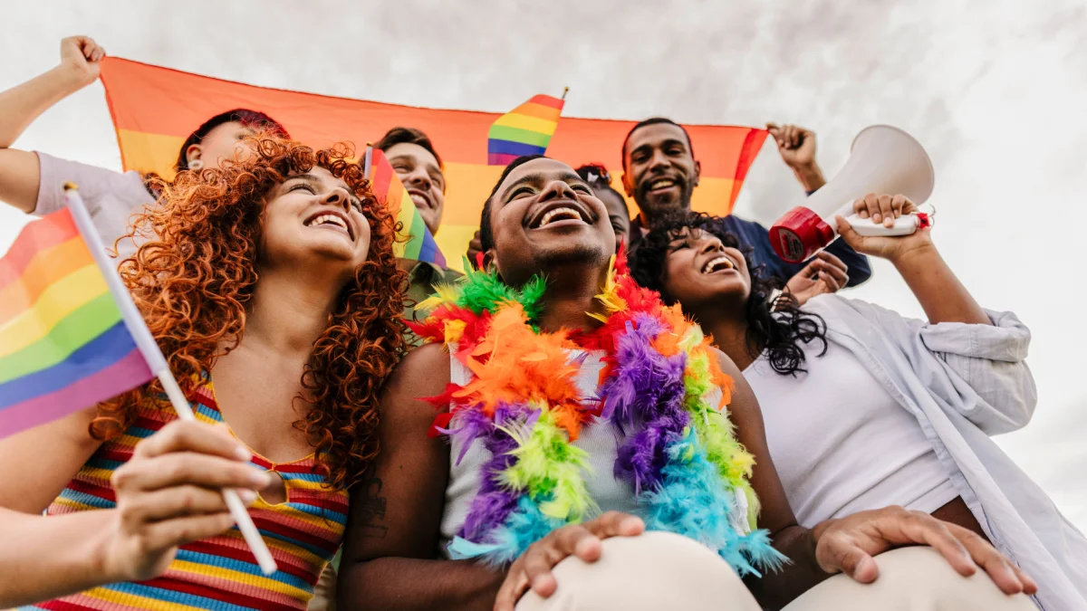 El Pride Ecuador 2026 reúne a la comunidad LGBTI en las calles para visibilizar sus luchas y celebrar el derecho a existir libremente.