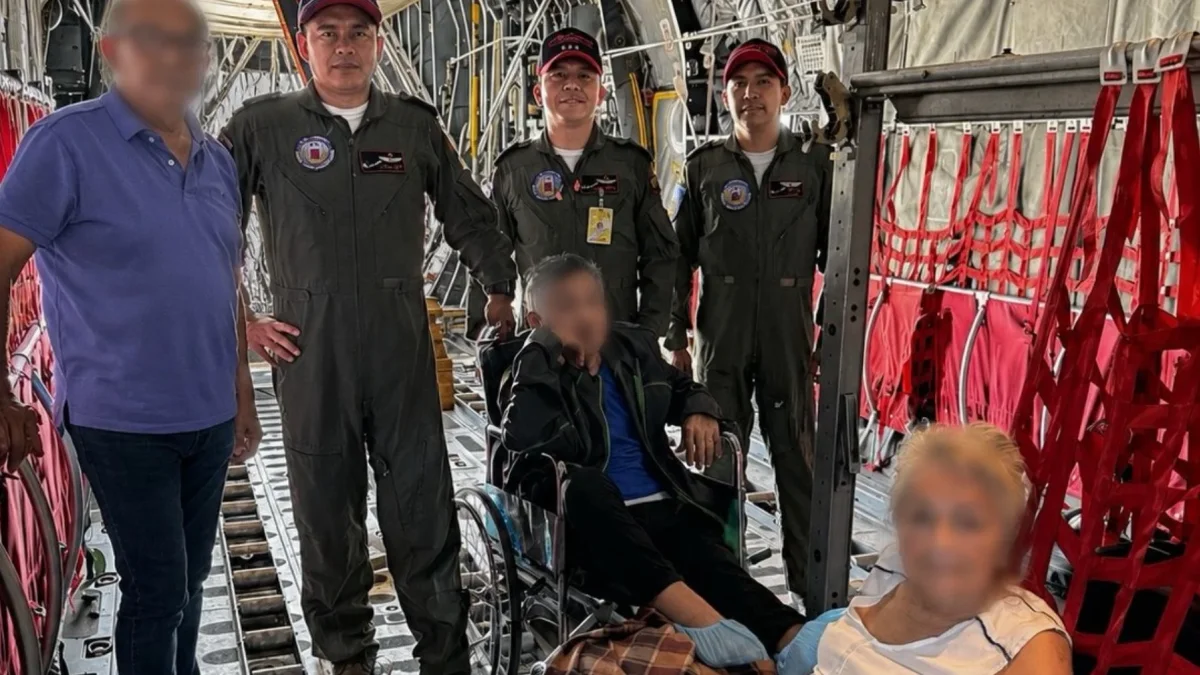 Tres adultos mayores ecuatorianos fueron repatriados desde Venezuela tras el terremoto.
