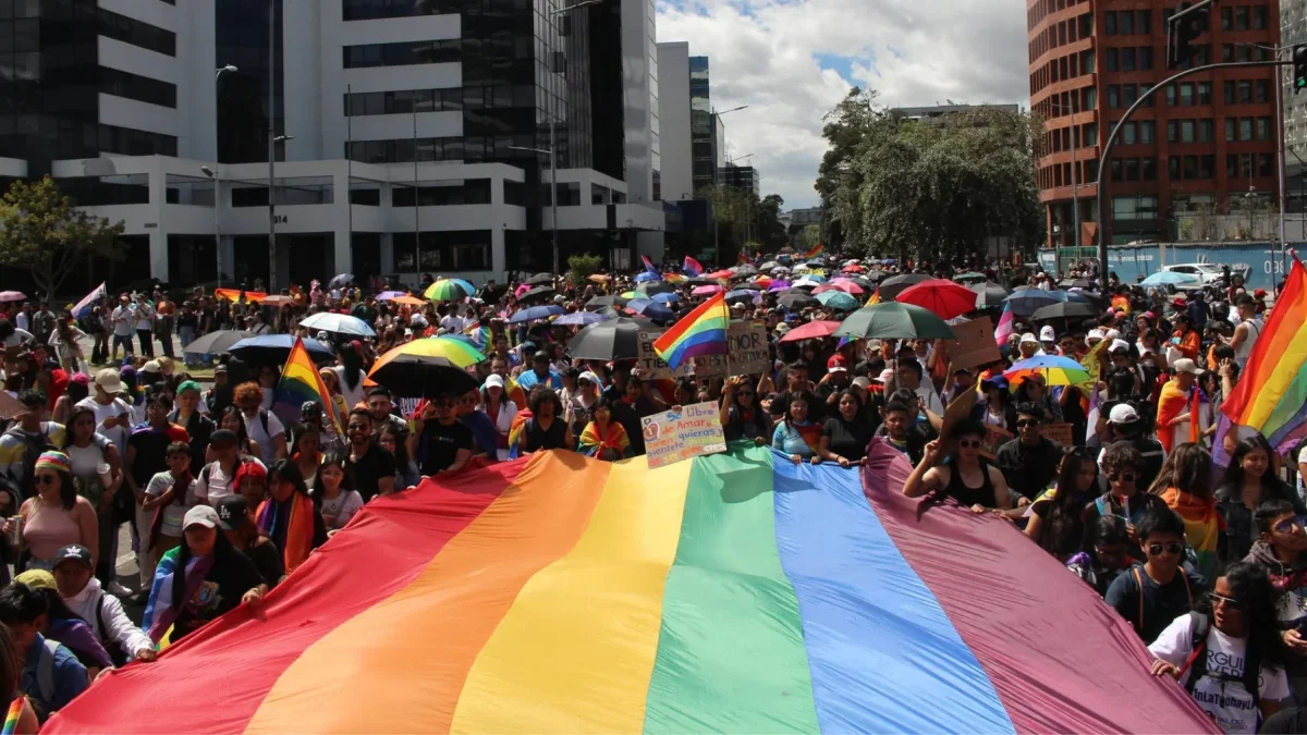 En la marcha por el Día del Orgullo Lgbtiq+, en Quito, en 2025.