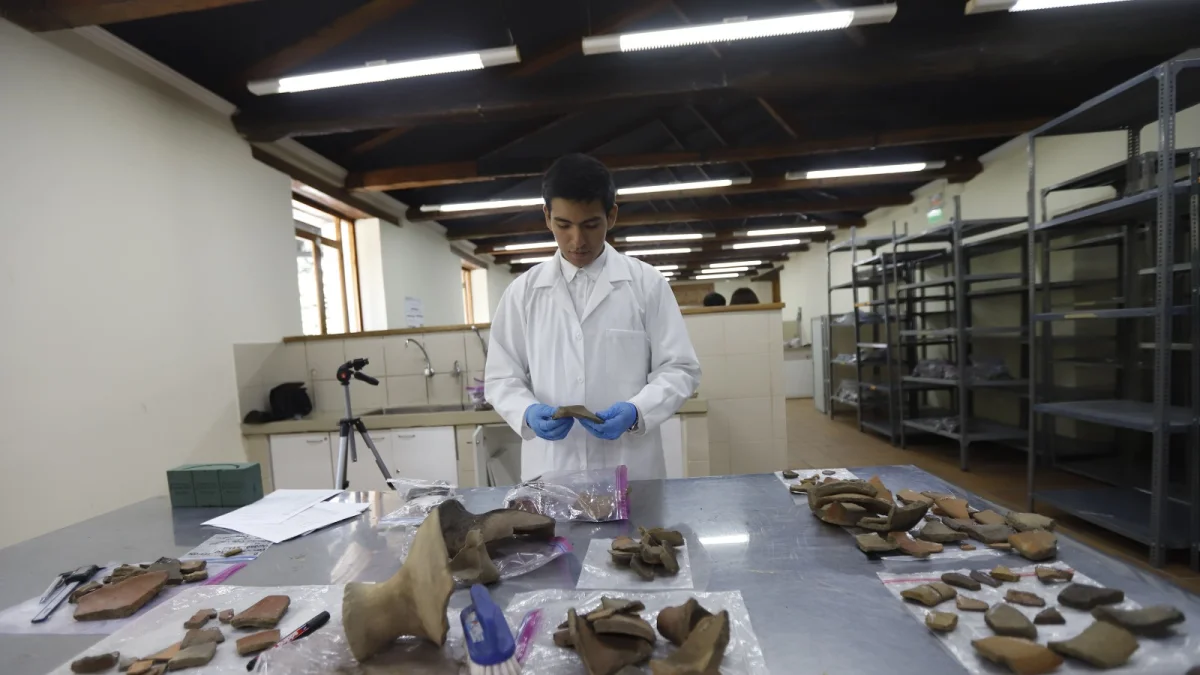 Las excavaciones en el Parque Arqueológico Rumipamba continúan revelando vestigios.