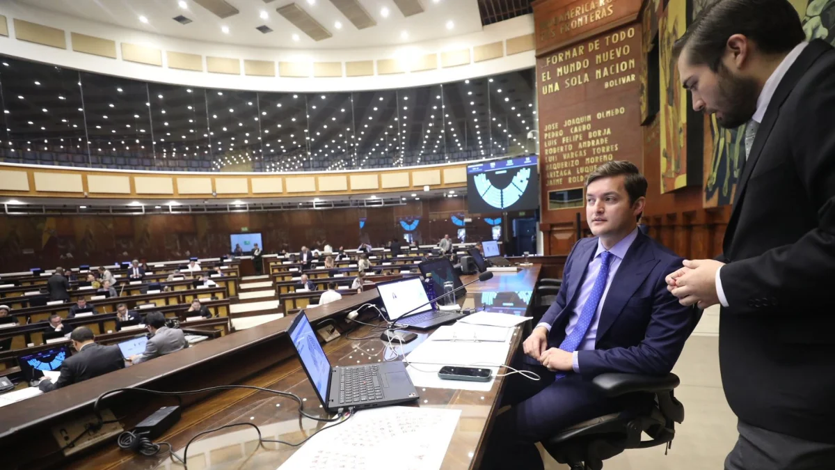 El primer vicepresidente Esteban Torres se encargará de la Presidencia de la Asamblea Nacional.