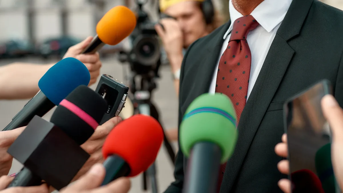 El ejercicio del periodismo enfrenta crecientes presiones que impactan la libertad de investigar y de informar.