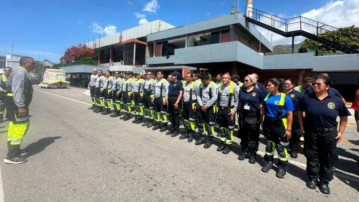 El equipo de bomberos de Guayaquil está integrado por 11 mujeres y 50 hombres.