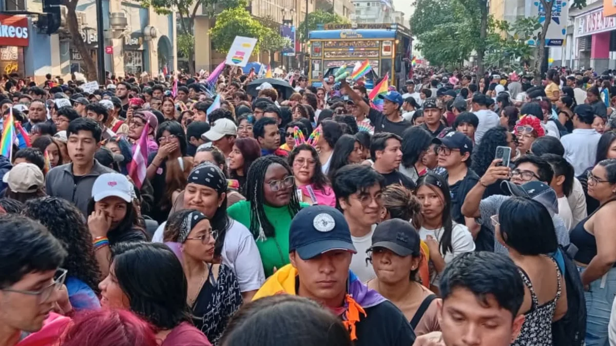 Miles de personas marcharon en Guayaquil por el día del Orgullo.
