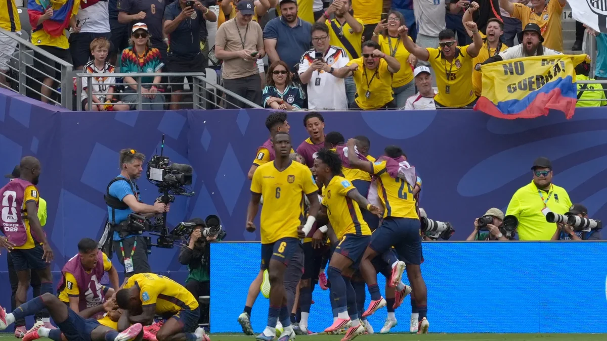 La celebración futbolística refleja unidad nacional, pero abre debate sobre su efecto en la atención a problemas del país.