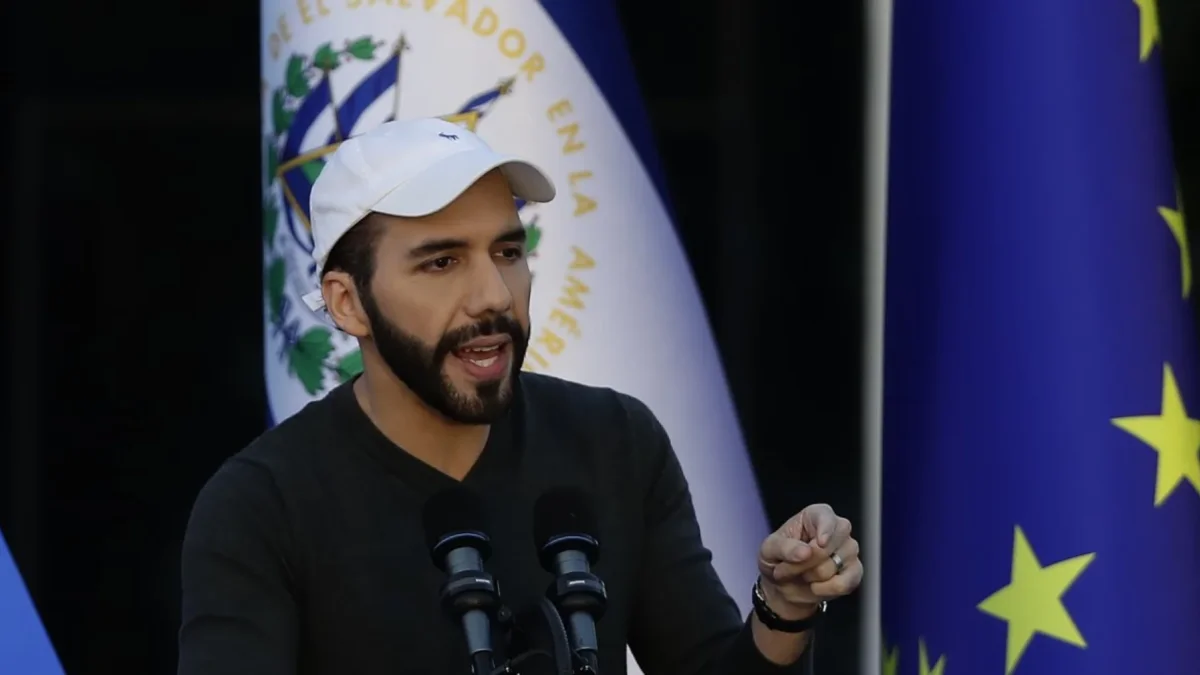 La fórmula oficialista incluye nuevamente al vicepresidente Félix Ulloa y se perfila como la principal contendiente en los próximos comicios.