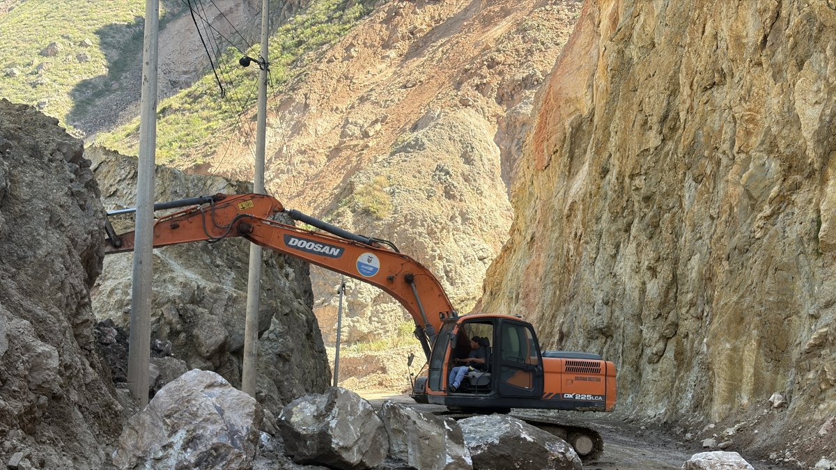 La vía Cuenca- Girón- Pasaje permanecerá cerrada por tres semanas más mientras se ejecutan tareas de limpieza.