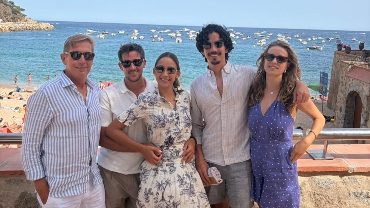 Bruce Hardeman encontró en su familia el mejor motivo para celebrar un año más de vida. Junto a sus hijos y a las parejas de ellos.