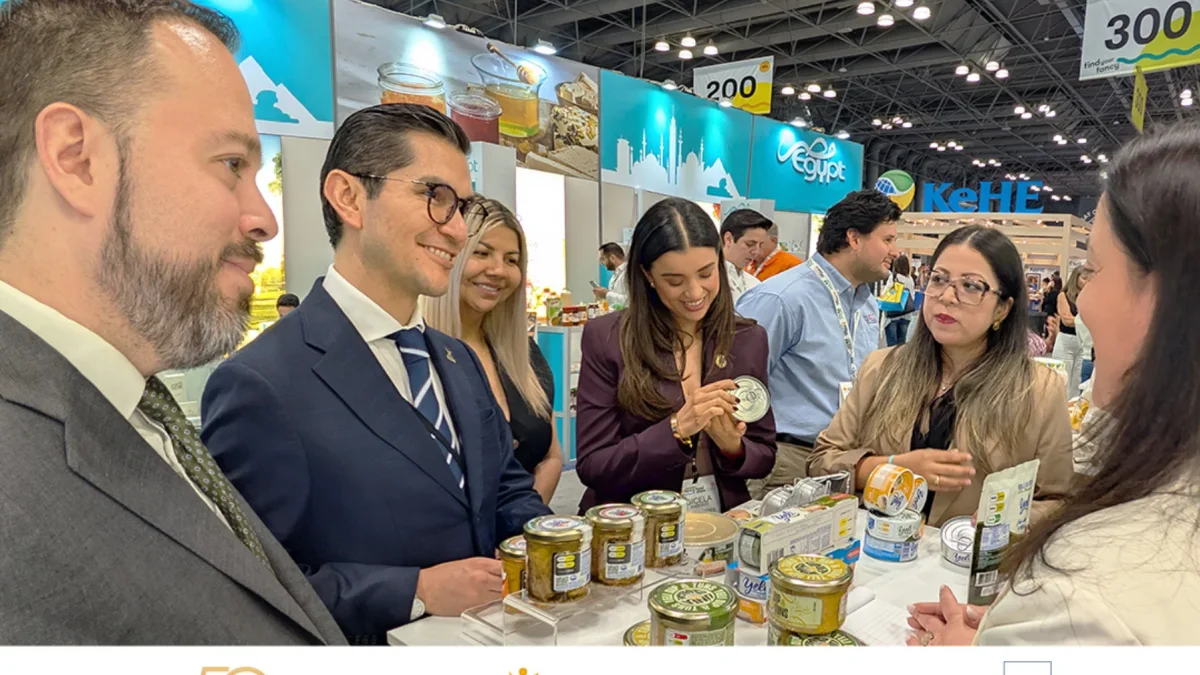 Representantes de las empresas ecuatorianas en la feria.