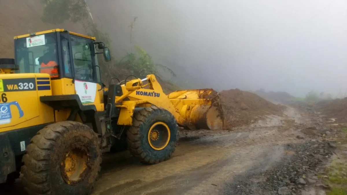 Las vías en Tungurahua están bajo observación, debido a los frecuentes derrumbes en temporada de lluvias.