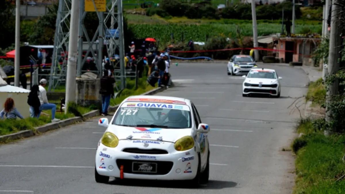 Competidores en acción durante la III Válida Zonal Nacional de Circuito, realizada en la provincia de Cañar, en una jornada llena de velocidad, técnica y adrenalina.