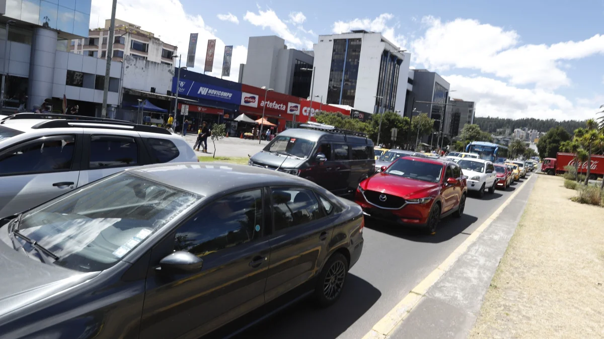 En Quito, el Pico y placa se aplica según el último dígito, en dos horarios.