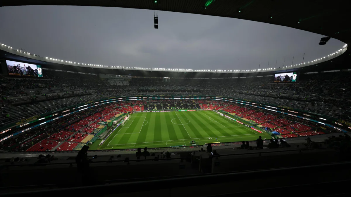 Ecuador vs. México: tormenta eléctrica sobre el estadio Azteca demora el juego del Mundial 2026.