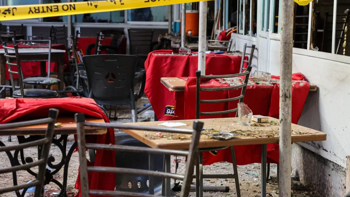 Cinta policial en el lugar de la explosión en una cafetería en el centro de Damasco, Siria, el 2 de julio de 2026.