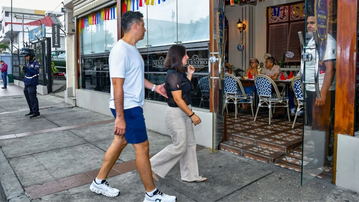 Reunión. El restaurante Lo Nuestro es identidad del barrio. Hoy, un punto de encuentro.