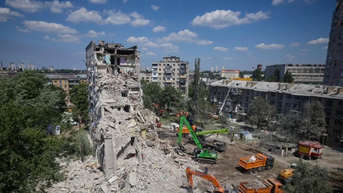 Al menos 30 personas han perdido ya la vida debido al ataque masivo ruso con misiles y drones lanzado por Rusia contra Kiev.
