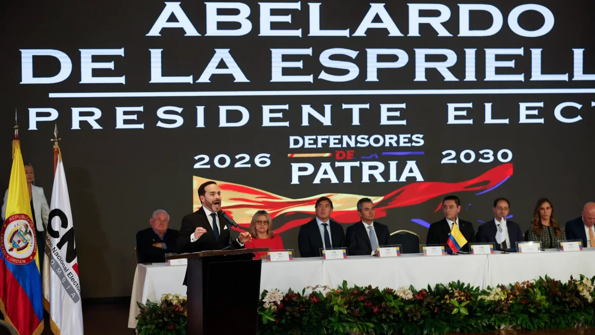 Abelardo de la Espriella habla tras recibir su credencial como presidente.