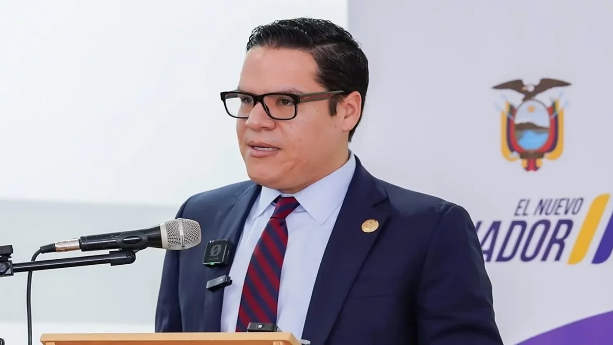 José Julio Neira expuso información confidencial de la demanda que Celec emprendió contra Progen.