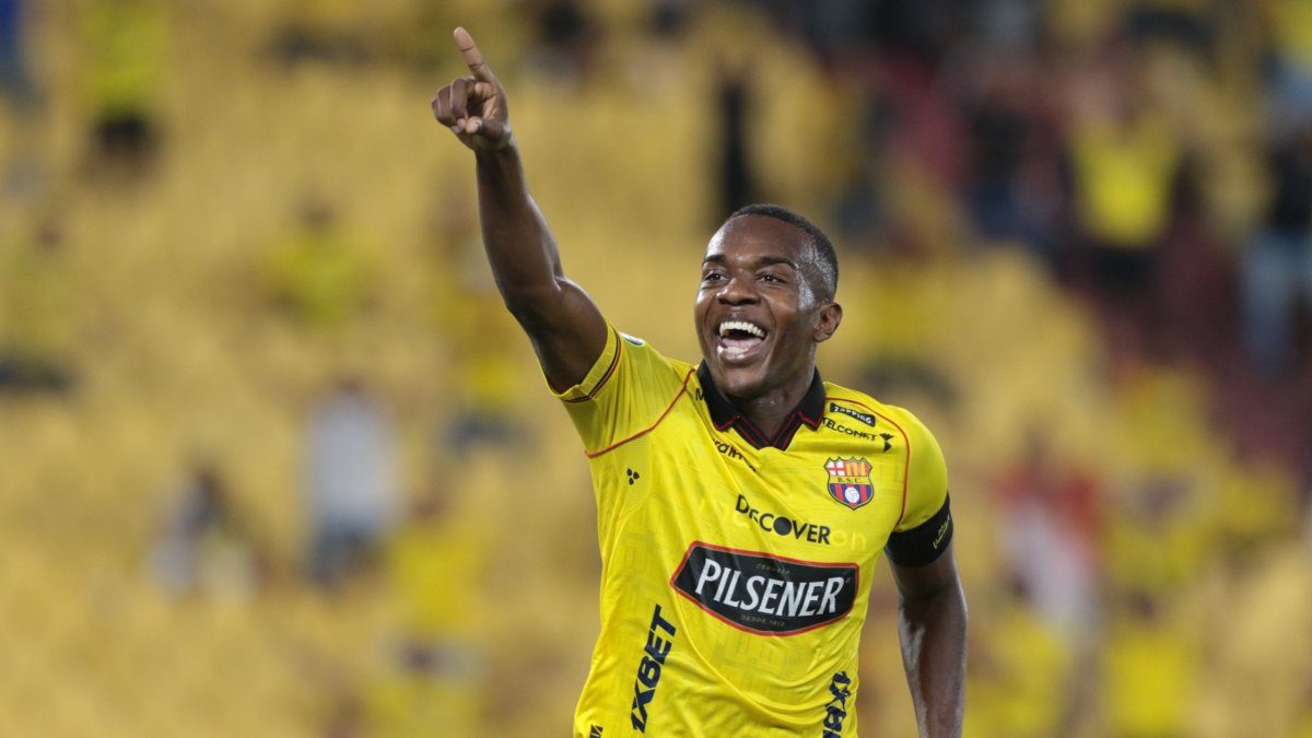Jhonny Quiñónez jugador del Barcelona que estará ante Deportivo Cuenca.