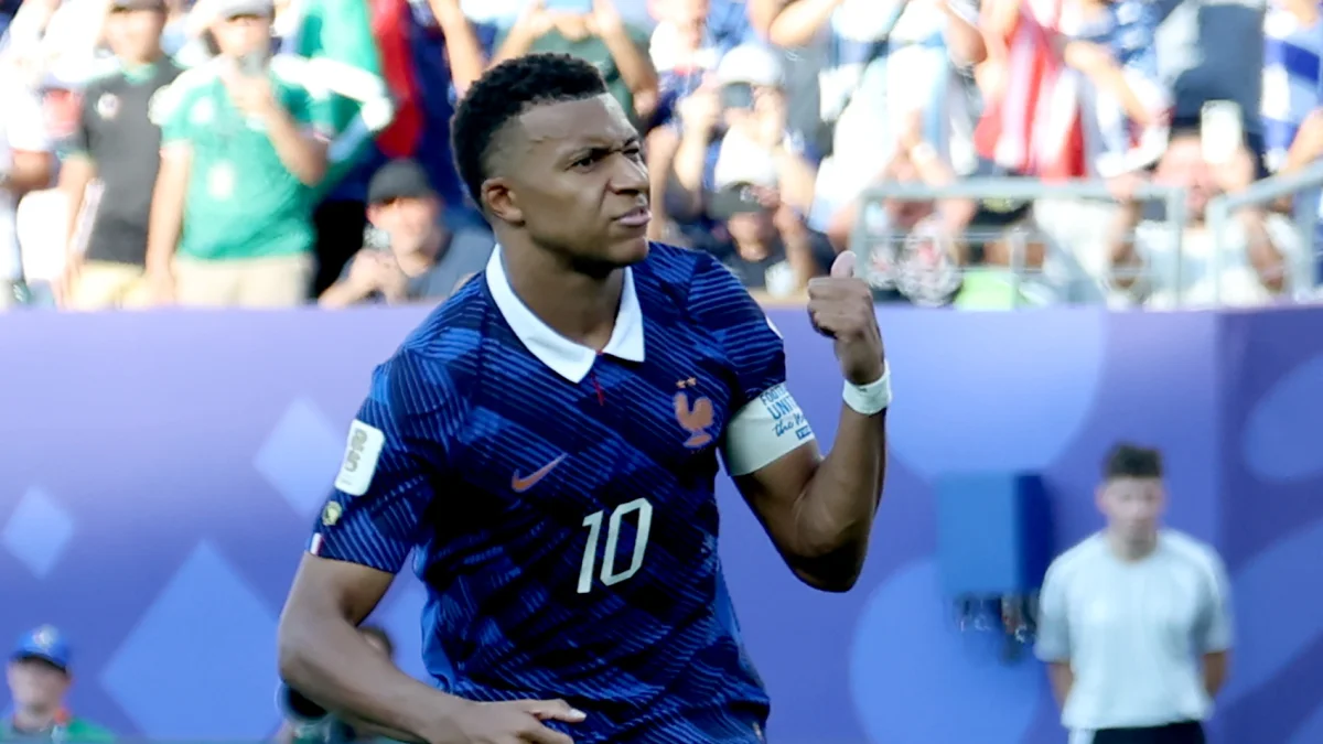 Kylian Mbappé se le fue la mano con el insulto en español.
