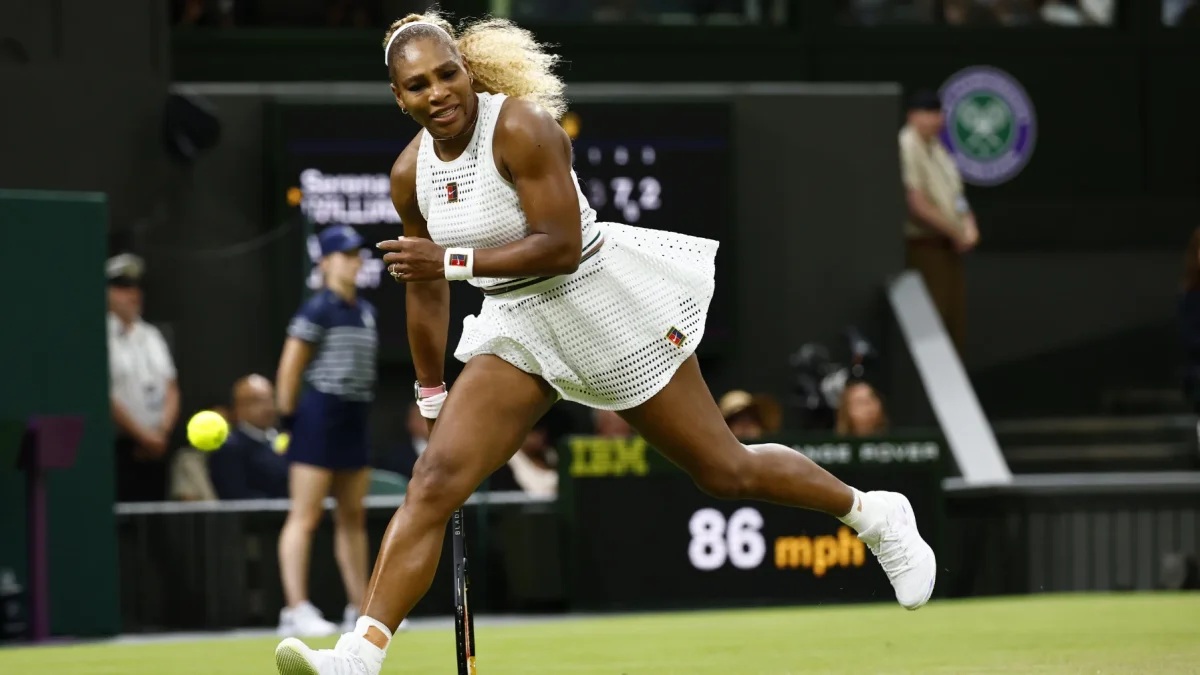 Serena Williams, ganadora de 23 títulos de Grand Slam, en su regreso a las pistas en Wimbledon.