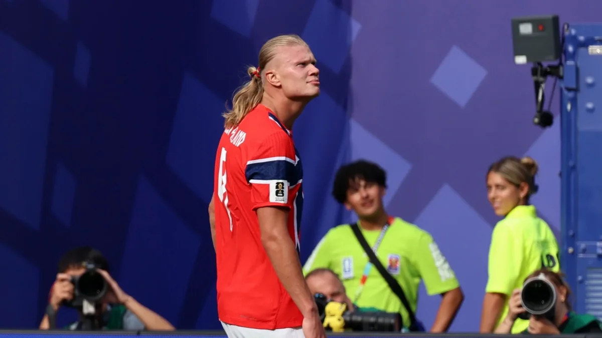 El noruego Erling Haaland celebra el gol del 0-1 durante el partido de octavos de final de la Copa Mundial de la FIFA 2026 entre Brasil y Noruega.