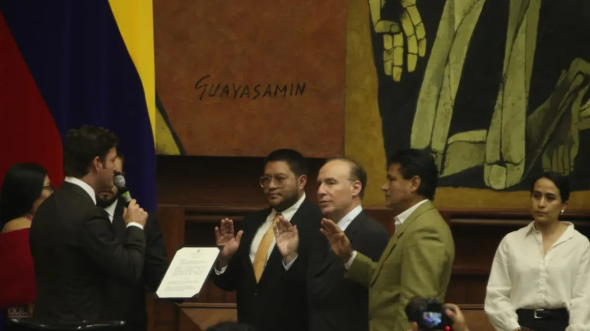 Tres vocales suplentes del CPCCS fueron posesionados en l Asamblea el 7 de julio de 2026.