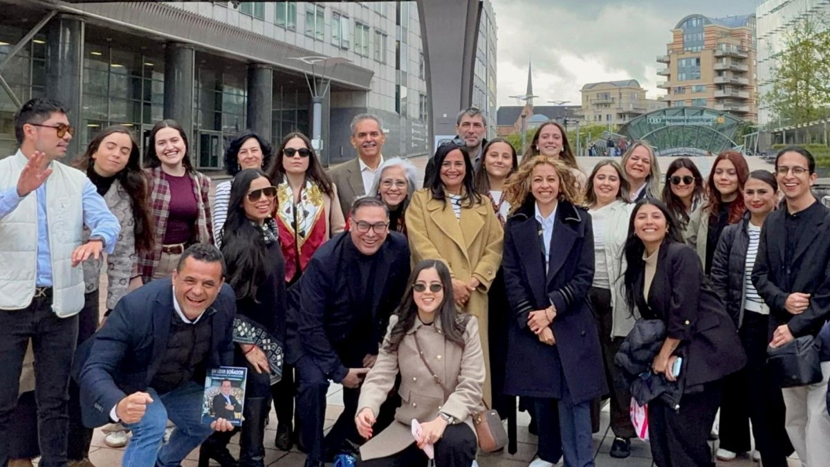La periodista ecuatoriana Emely León Morey participó en una visita académica al Parlamento Europeo, donde conoció de cerca el funcionamiento de la democracia europea.