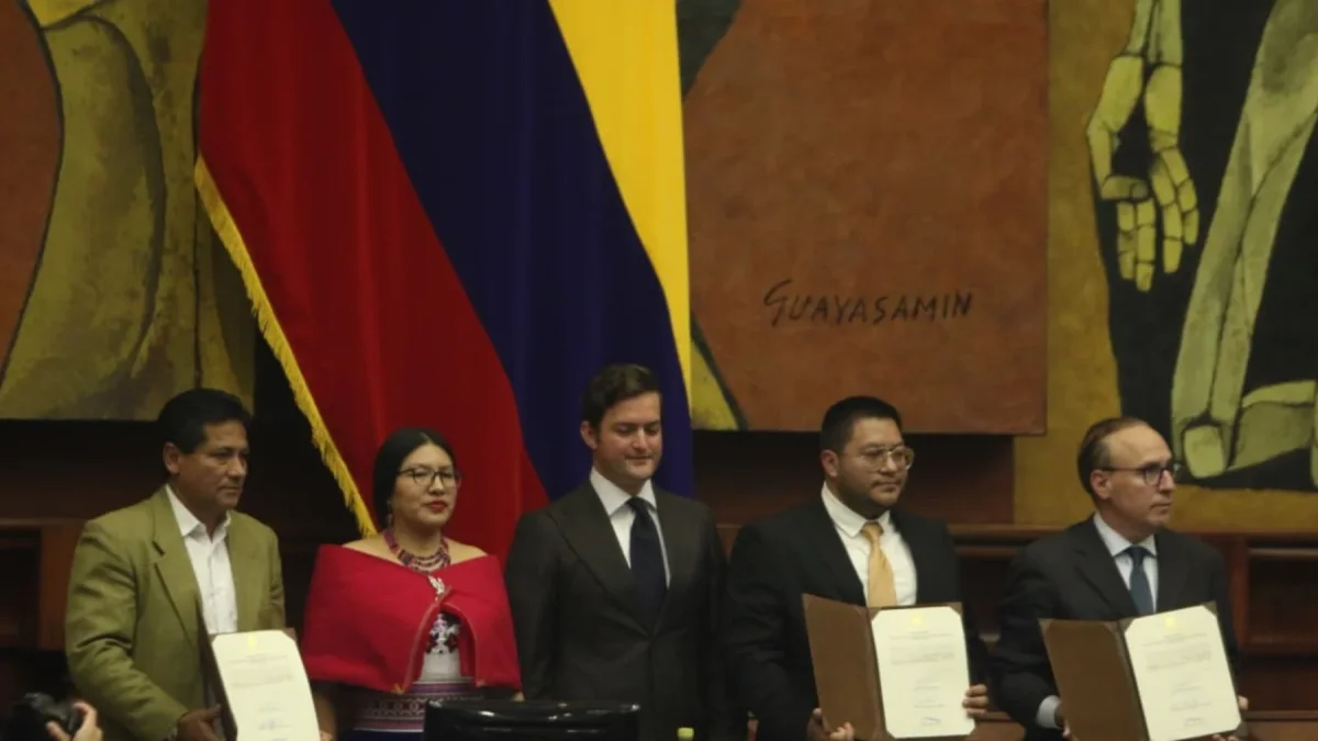 Este 7 de julio de 2027, la Asamblea posesionó a tres consejeros suplentes del CPCCS.