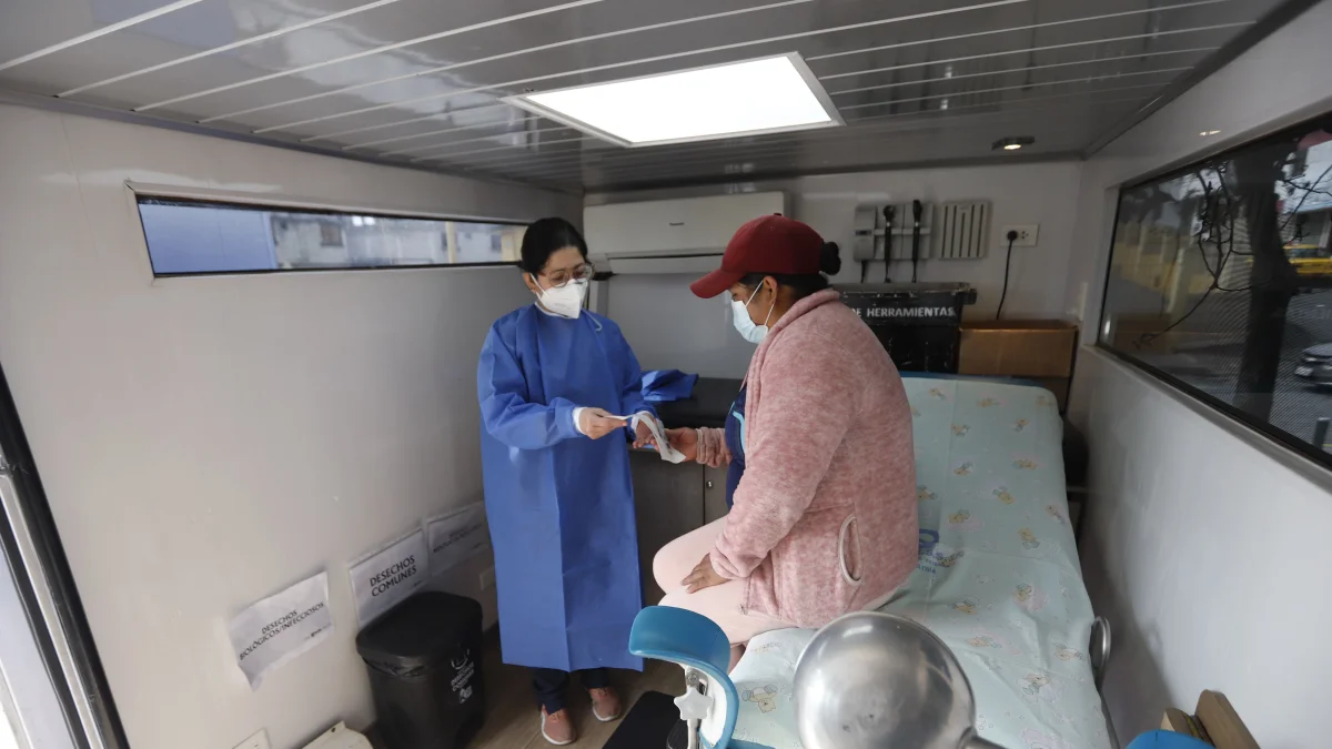 Las caravanas de salud recorrerán seis parroquias de Quito con atención médica gratuita, pruebas preventivas y servicios dirigidos especialmente para mujeres.