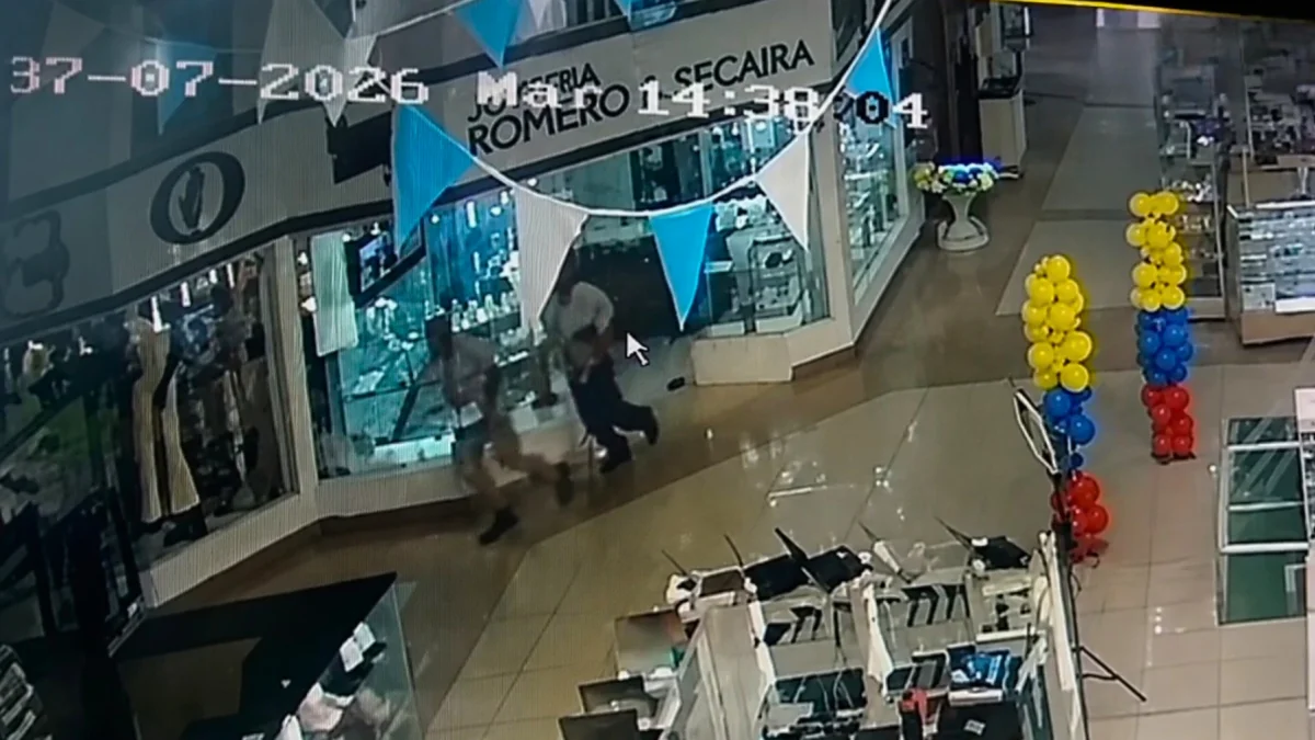Los sospechosos lograron ser grabados por cámaras de seguridad.