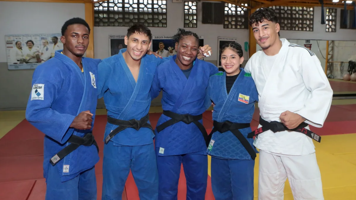 Integrantes de la selección ecuatoriana de judo durante una jornada de entrenamiento.