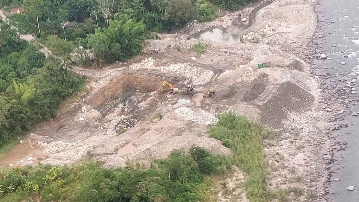 Los crímenes ambientales están desplazando al narcotráfico como una de las principales economías ilícitas de la Amazonía.