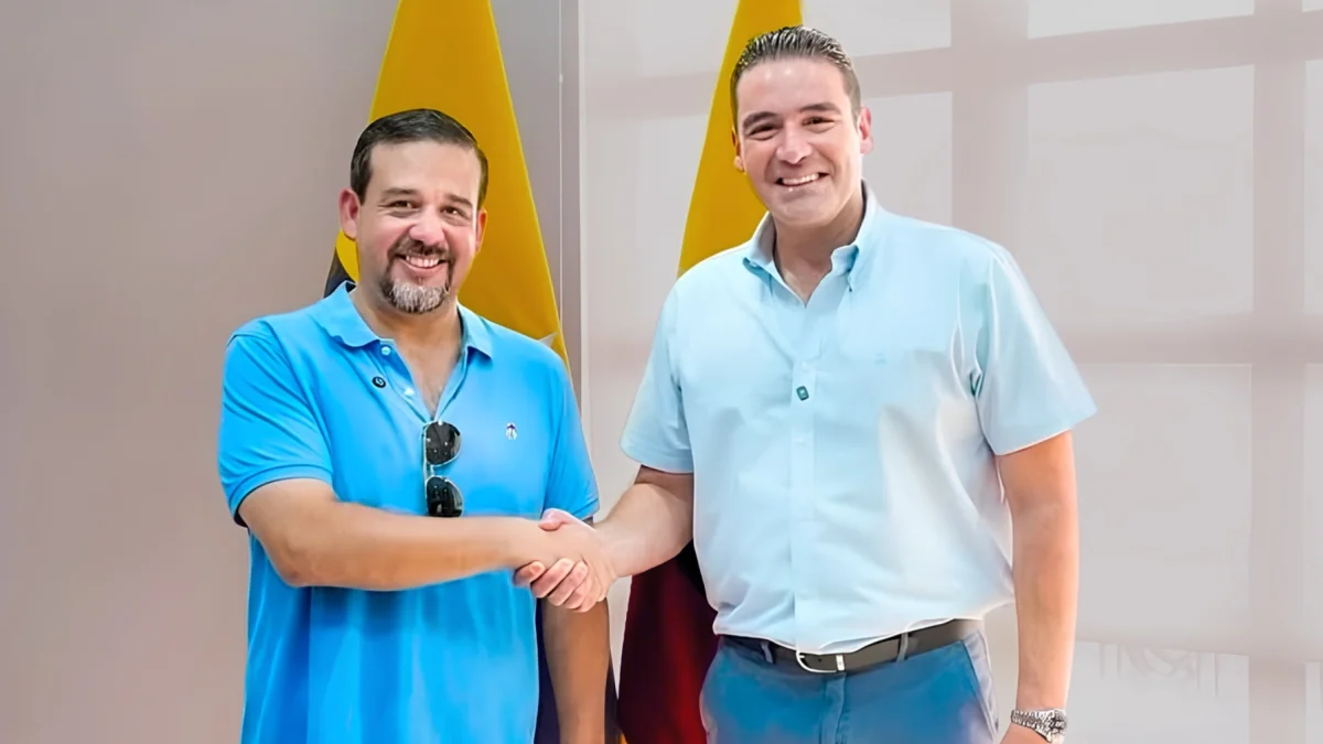 El prefecto de Guayas, Carlos Encalada (izquierda), y el alcalde de Samborondón, Juan José Yúnez, se reunieron este viernes 10 de julio de 2026.