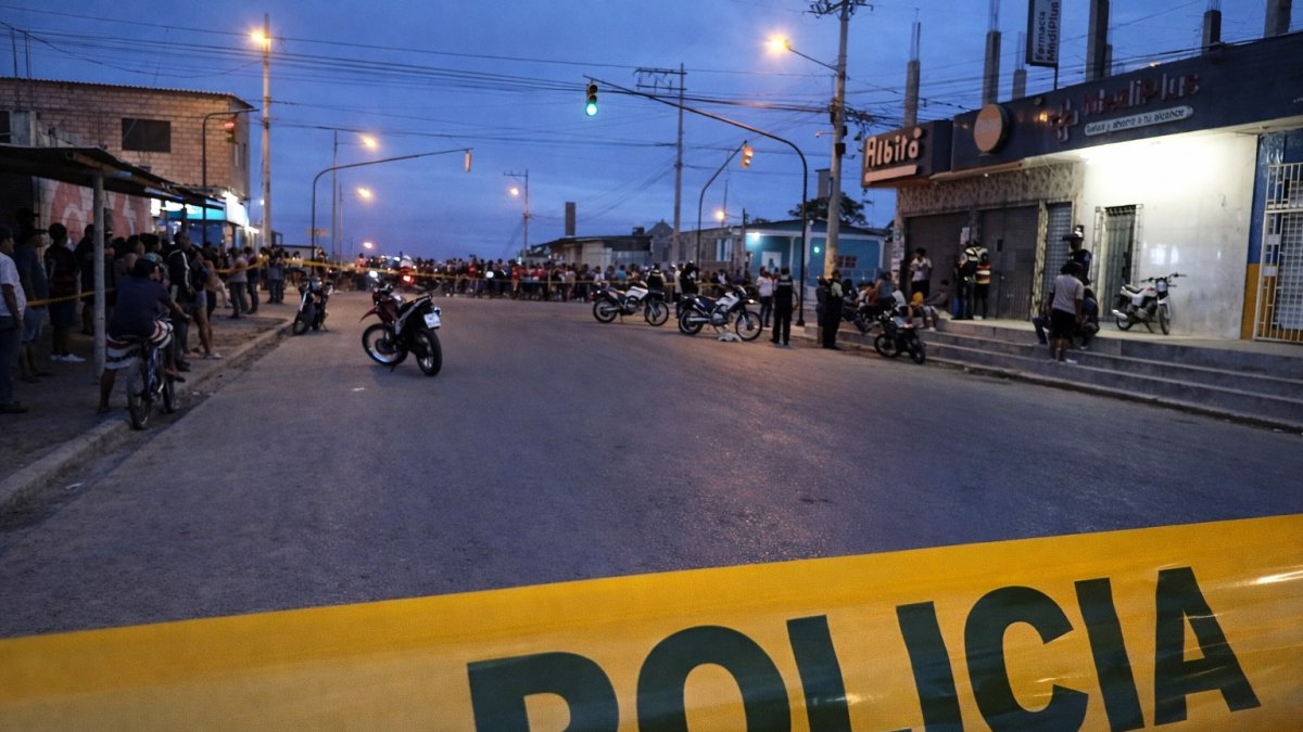 La policía realizó el cerramiento del área para efectuar las pericias del hecho violento que dejó un fallecido
