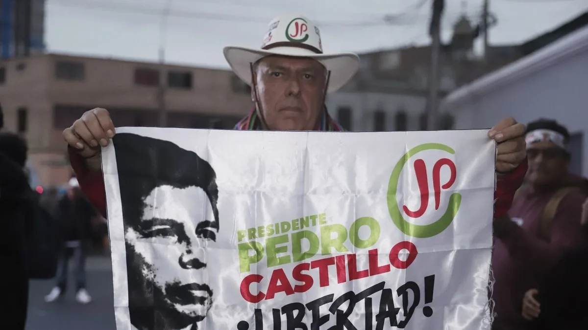 Seguidor del expresidente de Perú, Pedro Castillo, en Lima.